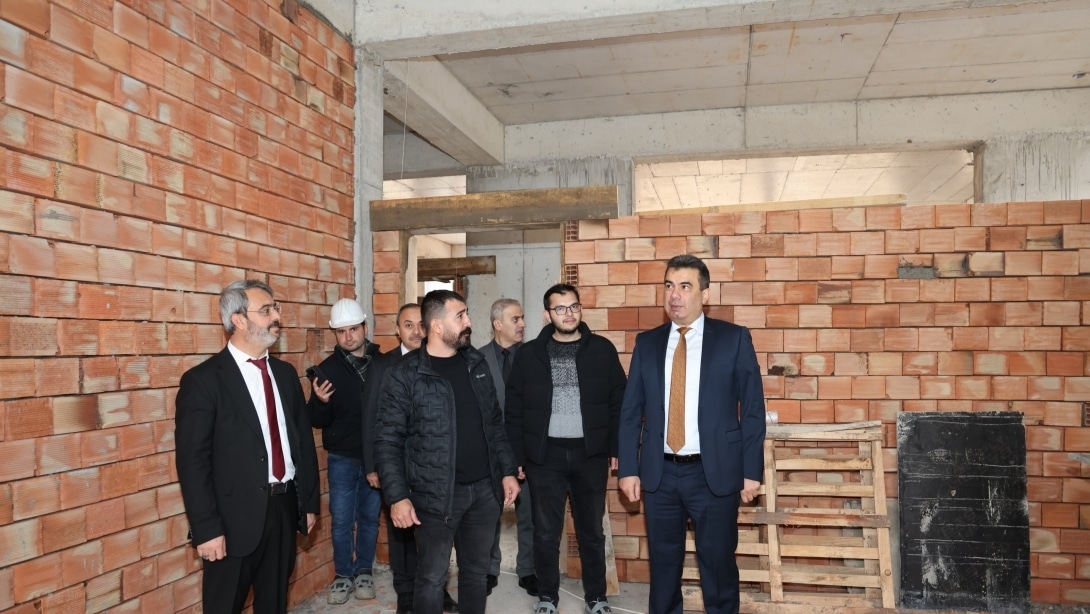 İl Millî Eğitim Müdürümüz Sayın Hasan Gümüş Tosya Dumlupınar Ortaokulu İnşaatında İncelemelerde Bulundu